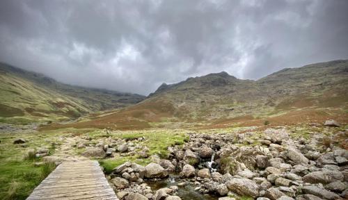 Footbridge over the river in the direction of Scafell